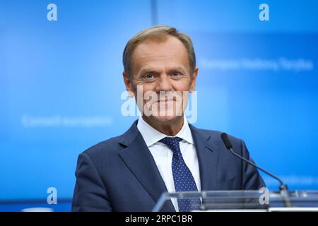 (190621) -- BRUXELLES, 21 giugno 2019 (Xinhua) -- il presidente del Consiglio europeo Donald Tusk partecipa a una conferenza stampa durante il vertice estivo dell'UE a Bruxelles, in Belgio, il 21 giugno 2019. (Xinhua/Zhang Cheng) VERTICE BELGA-BRUXELLES-UE-ESTATE PUBLICATIONxNOTxINxCHN Foto Stock