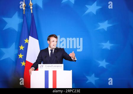 News Bilder des Tages (190621) -- BRUXELLES, 21 giugno 2019 (Xinhua) -- il presidente francese Emmanuel Macron partecipa a una conferenza stampa dopo il vertice estivo dell'UE a Bruxelles, in Belgio, il 21 giugno 2019. (Xinhua/Zhang Cheng) VERTICE BELGA-BRUXELLES-UE-ESTATE PUBLICATIONxNOTxINxCHN Foto Stock