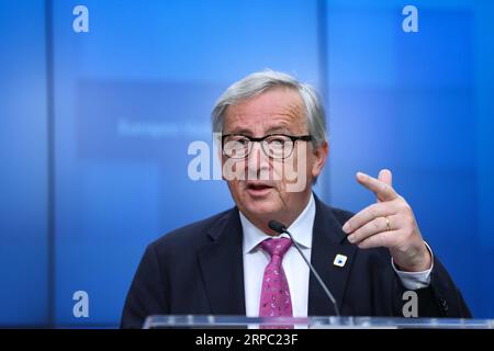 (190621) -- BRUXELLES, 21 giugno 2019 (Xinhua) -- il presidente della Commissione europea Jean-Claude Juncker partecipa a una conferenza stampa dopo il vertice estivo dell'UE a Bruxelles, in Belgio, il 21 giugno 2019. (Xinhua/Zhang Cheng) VERTICE BELGA-BRUXELLES-UE-ESTATE PUBLICATIONxNOTxINxCHN Foto Stock