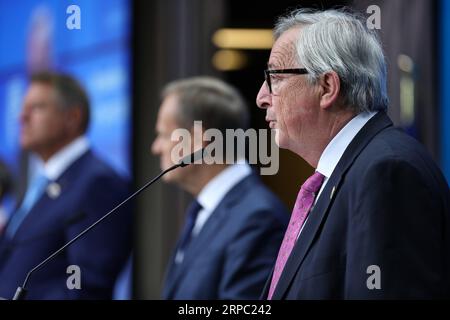 (190621) -- BRUXELLES, 21 giugno 2019 (Xinhua) -- il presidente della Commissione europea Jean-Claude Juncker partecipa a una conferenza stampa dopo il vertice estivo dell'UE a Bruxelles, in Belgio, il 21 giugno 2019. (Xinhua/Zhang Cheng) VERTICE BELGA-BRUXELLES-UE-ESTATE PUBLICATIONxNOTxINxCHN Foto Stock