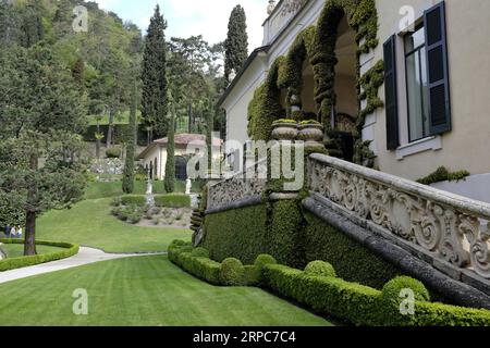 Giardini che circondano Villa del Balbianello sul Lago di Como, Italia. Foto Stock