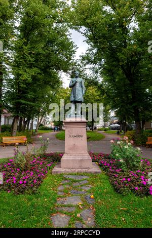 Statua di Johan Ludvig Runeberg (1804-1877) è stato un poeta finlandese-svedese. È l'autore del testo dell'inno nazionale finlandese Foto Stock