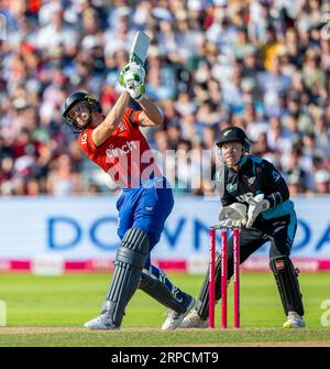 Jos Buttler in battuta per l'Inghilterra nel terzo Vitality IT20 match tra Inghilterra e nuova Zelanda Foto Stock