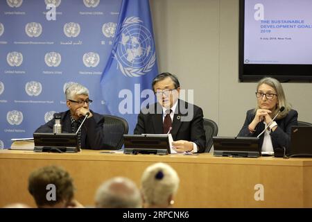 (190709) -- NAZIONI UNITE, 9 luglio 2019 -- il Sottosegretario generale delle Nazioni Unite per gli affari economici e sociali Liu Zhenmin (C) parla ai giornalisti durante un comunicato stampa sul lancio del rapporto 2019 sugli obiettivi di sviluppo sostenibile, presso la sede delle Nazioni Unite a New York, il 9 luglio 2019. Nonostante i precedenti progressi prolungati, il numero di persone che soffrono la fame è in aumento dal 2014, il rapporto delle Nazioni Unite ha detto martedì. ) RAPPORTO SUGLI OBIETTIVI DI SVILUPPO SOSTENIBILE DELLE NAZIONI UNITE 2019-COMUNICATO STAMPA LIXMUZI PUBLICATIONXNOTXINXCHN Foto Stock