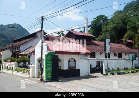 (190711) -- SAWAHLUNTO, 11 luglio 2019 -- foto scattata l'11 luglio 2019 mostra il museo della cucina del patrimonio minerario di Ombilin a Sawahlunto, West Sumatra, Indonesia. Il patrimonio minerario del carbone di Ombilin, costruito nel 1890, è stato dichiarato patrimonio mondiale dell'UNESCO il 6 luglio 2019. INDONESIA-SAWAHLUNTO-OMBILIN MINIERA DI CARBONE-PATRIMONIO MONDIALE DUXYU PUBLICATIONXNOTXINXCHN Foto Stock