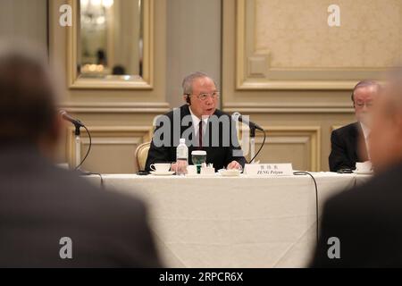 (190711) -- TOKYO, 11 luglio 2019 -- Zeng Peiyan, ex vice Premier cinese e presidente del China Center for International Economic Exchange, affronta il quinto round del dialogo sino-giapponese degli imprenditori e degli ex funzionari di alto livello a Tokyo, Giappone, 11 luglio 2019. I dirigenti d'affari, gli ex alti funzionari, gli esperti e gli studiosi provenienti da Cina e Giappone hanno chiesto di promuovere gli scambi economici al quinto round del dialogo tra imprenditori sino-giapponesi ed ex funzionari di alto livello che si è concluso qui giovedì. ) GIAPPONE-TOKYO-CINA-IMPRENDITORI-EX FUNZIONARI-DIALOGO DUXXIAOYI PUBLIC Foto Stock