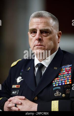 (190711) -- WASHINGTON, 11 luglio 2019 (Xinhua) -- il generale Mark Milley testimonia davanti al Senate Arms Services Committee sulla sua nomina a presidente dei Joint Chiefs of staff di Capitol Hill a Washington D.C., negli Stati Uniti, l'11 luglio 2019. (Xinhua/Ting Shen) U.S.-WASHINGTON D.C.-MILLEY-HEARING PUBLICATIONxNOTxINxCHN Foto Stock