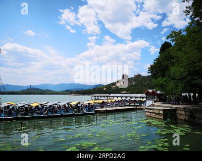 (190719) -- PECHINO, 19 luglio 2019 -- foto scattata con un telefono cellulare mostra Scenarios in Summer Palace a Pechino, capitale della Cina, 8 giugno 2019. ) (BeijingCandid)CINA-PECHINO-ESTATE (CN) SuixXiankai PUBLICATIONxNOTxINxCHN Foto Stock