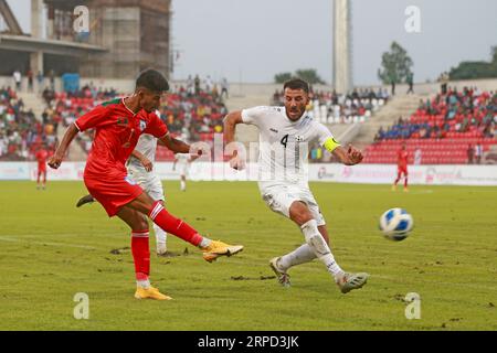 Il Bangladesh ha giocato un pareggio senza reti nella prima delle due amichevoli FIFA contro l'Afghanistan alla Bashundhara Kings Arena di Dacca, Banglad Foto Stock