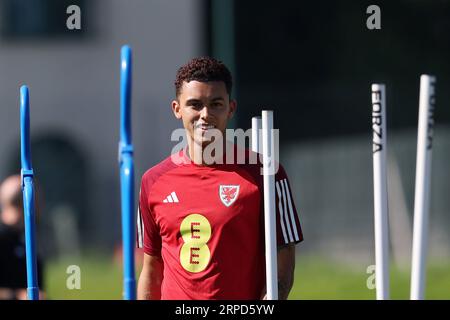 Cardiff, Regno Unito. 4 settembre 2023. Brennan Johnson del Galles durante l'allenamento della squadra di calcio del Galles a Hensol, vale of Glamorgan nel Galles del Sud lunedì 4 settembre 2023. foto di Andrew Orchard/Andrew Orchard fotografia sportiva/ Alamy Live News Credit: Andrew Orchard fotografia sportiva/Alamy Live News Foto Stock