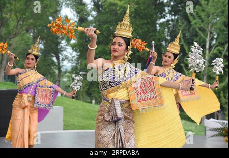 (190728) -- PECHINO, 28 luglio 2019 -- gli artisti si esibiscono durante l'evento Thailand Day alla Beijing International Horticultural Exhibition di Pechino, capitale della Cina, 28 luglio 2019. L'evento del Thailand Day si è tenuto domenica alla mostra internazionale di orticoltura di Pechino. (Foto di /Xinhua) CHINA-BEIJING-HORTICULTURAL EXPO-THAILAND DAY (CN) RenxChao PUBLICATIONxNOTxINxCHN Foto Stock