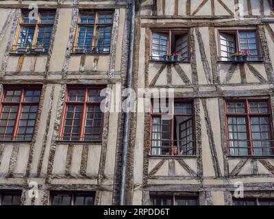 Maison du Faucheur e Maison du Mouton, due degli edifici più antichi di Parigi, Rue Francois Miron, Parigi, Francia, Europa, UE. Foto Stock