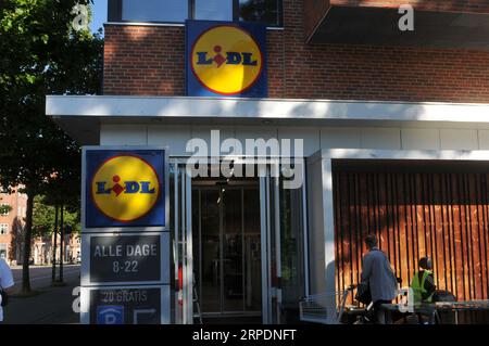 04 settembre 2023/ catena di negozi di alimentari Deutsche Lidl a Herlev, capitale danese, Copenaghen, Danimarca. (Foto: Francis Joseph Dean/Dean Pictures) Foto Stock