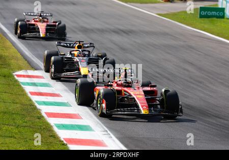 55 SAINZ Carlos (spa), Scuderia Ferrari SF-23, azione 01 VERSTAPPEN Max (nld), Red Bull Racing RB19, azione 16 LECLERC Charles (mco), Scuderia Ferrari SF-23, azione durante la Formula 1 2023 Pirelli Grand Premio dâ&#x80;&#x99;Italia Grand Prix, 14° round del Campionato del mondo di Formula 1 2023 dal 1 al 3 settembre, 2023 sull'autodromo Nazionale di Monza, a Monza, Italia Foto Stock