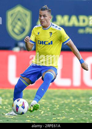 Ivan Alejo di Cadice durante la partita di la Liga tra Cadice CF e Villarreal CF giocata al Nuevo Mirandilla Stadium il 1 settembre a Cadice, in Spagna. (Foto di Antonio Pozo / PRESSINPHOTO) Foto Stock