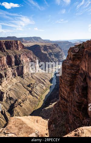 Una vista panoramica del Grand Canyon dal remoto bordo nord che si affaccia su Toroweap in Arizona. Foto Stock