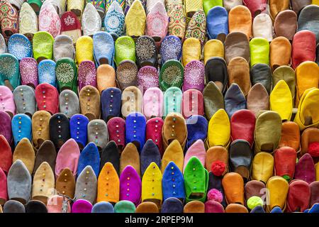 Marocco - Marrakech - Patrimonio dell'Umanità dell'UNESCO - pantofole marocchine (Babouches e Belgha) Foto Stock