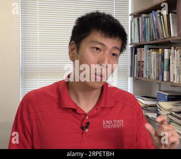 (190904) -- PECHINO, 4 settembre 2019 -- in questo video screenshot, Zhang Wendong, assistente professore presso il Dipartimento di economia dell'Iowa, riceve un'intervista in Iowa, Stati Uniti, 23 agosto 2019. ) Xinhua titoli: Gli agricoltori degli Stati Uniti raccolgono delusioni mentre la guerra commerciale aumenta HuxYousong PUBLICATIONxNOTxINxCHN Foto Stock