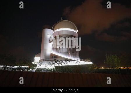 (190913) -- SHANGHAI, 13 settembre 2019 -- foto scattata il 12 settembre 2019 mostra la torre solare del planetario di Shanghai a Shanghai, Cina orientale. Shanghai Planetarium, che dovrebbe aprire nel 2021, è stato illuminato per la prima volta per celebrare il Mid-Autumn Festival. (Foto di /Xinhua) CHINA-SHANGHAI-PLANETARIUM-MID-AUTUMN FESTIVAL (CN) SunxLeqi PUBLICATIONxNOTxINxCHN Foto Stock