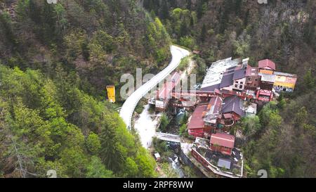 Fotografia di droni, luoghi abbandonati, miniera a Collio (BS) - Italia Foto Stock