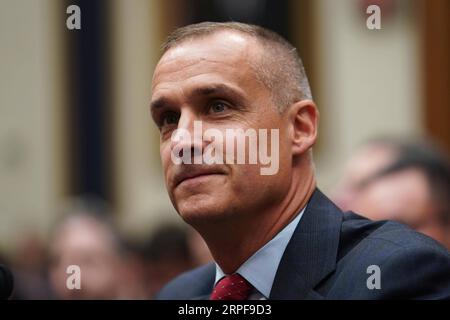 (190917) -- WASHINGTON, 17 settembre 2019 -- Corey Lewandowski, ex direttore della campagna elettorale per il presidente degli Stati Uniti Donald Trump, testimonia davanti al Comitato giudiziario della camera degli Stati Uniti su Capitol Hill a Washington D.C., negli Stati Uniti, il 17 settembre 2019. Corey Lewandowski ha mostrato un atteggiamento non collaborativo martedì in un'audizione del Congresso sulla presunta ostruzione presidenziale della giustizia e abuso di potere. U.S.-WASHINGTON D.C.-COREY LEWANDOWSKI-HEARING LIUXJIE PUBLICATIONXNOTXINXCHN Foto Stock