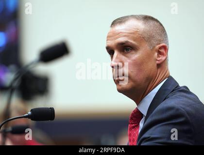 (190917) -- WASHINGTON, 17 settembre 2019 -- Corey Lewandowski, ex direttore della campagna elettorale per il presidente degli Stati Uniti Donald Trump, testimonia davanti al Comitato giudiziario della camera degli Stati Uniti su Capitol Hill a Washington D.C., negli Stati Uniti, il 17 settembre 2019. Corey Lewandowski ha mostrato un atteggiamento non collaborativo martedì in un'audizione del Congresso sulla presunta ostruzione presidenziale della giustizia e abuso di potere. U.S.-WASHINGTON D.C.-COREY LEWANDOWSKI-HEARING LIUXJIE PUBLICATIONXNOTXINXCHN Foto Stock