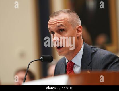 (190917) -- WASHINGTON, 17 settembre 2019 -- Corey Lewandowski, ex direttore della campagna elettorale per il presidente degli Stati Uniti Donald Trump, testimonia davanti al Comitato giudiziario della camera degli Stati Uniti su Capitol Hill a Washington D.C., negli Stati Uniti, il 17 settembre 2019. Corey Lewandowski ha mostrato un atteggiamento non collaborativo martedì in un'audizione del Congresso sulla presunta ostruzione presidenziale della giustizia e abuso di potere. U.S.-WASHINGTON D.C.-COREY LEWANDOWSKI-HEARING LIUXJIE PUBLICATIONXNOTXINXCHN Foto Stock