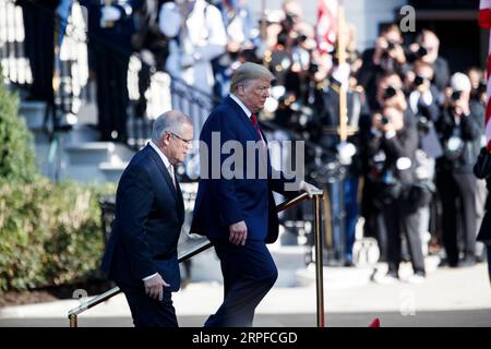 190920 -- WASHINGTON, 20 settembre 2019 -- il presidente degli Stati Uniti Donald Trump R, Front dà il benvenuto al primo ministro australiano Scott Morrison L, Front durante una cerimonia alla Casa Bianca a Washington D.C., negli Stati Uniti, il 20 settembre 2019. Foto di /Xinhua U.S.-WASHINGTON D.C.-PRESIDENT-AUSTRALIA-PM-MEETING TingxShen PUBLICATIONxNOTxINxCHN Foto Stock