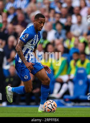 Brighton e Joao Pedro di Hove Albion in azione durante la partita di Premier League all'AMEX, Brighton e Hove. Data immagine: Sabato 2 settembre 2023. Foto Stock