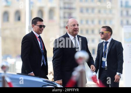 190923 -- BIRGU MALTA, 23 settembre 2019 -- il ministro maltese degli affari interni e della sicurezza nazionale Michael Farrugia C arriva per un incontro migratorio a Birgu, Malta, il 23 settembre 2019. Germania, Francia, Italia e Malta hanno concordato come gestire congiuntamente i migranti che arrivano nel Mediterraneo. Lunedì si è tenuto a Malta un incontro sulla migrazione tra i quattro membri dell'UE. Foto di /Xinhua MALTA-BIRGU-EU-MIGRATION MEETING JonathanxBorg PUBLICATIONxNOTxINxCHN Foto Stock