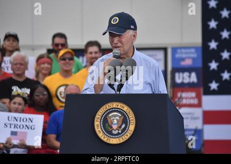 Philadelphia, Stati Uniti. 4 settembre 2023. Il presidente degli Stati Uniti Joe Biden parla alla folla. Il presidente degli Stati Uniti Joe Biden fa osservazioni per celebrare la festa del lavoro e onorare i lavoratori e i sindacati americani alla Tri-State Labor Day Parade di Philadelphia, Pennsylvania. Credito: SOPA Images Limited/Alamy Live News Foto Stock