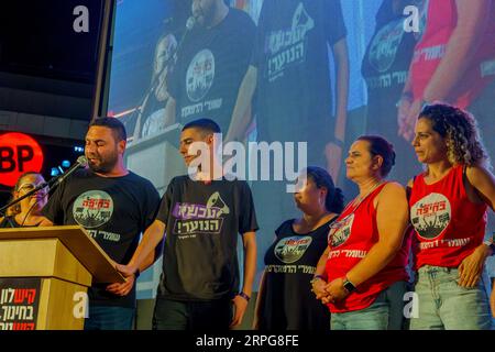 Haifa, Israele - 02 settembre 2023: Leader di protesta sul palco. Settimana 35 di protesta contro la controversa revisione giudiziaria. Haifa, Israele Foto Stock