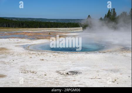 Piscine geotermali nel Geyser Basin del parco nazionale di Yellowstone Foto Stock