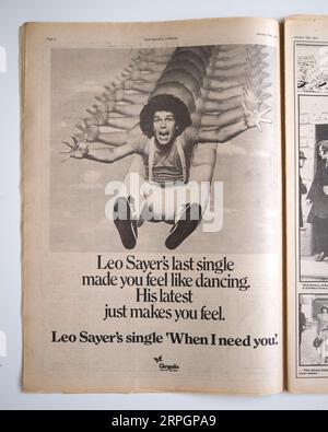 Pubblicità per il singolo di Leo Sayer "When i Need You" del New Music Express NME degli anni '1970 Foto Stock