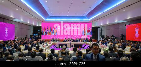 191104 -- BANGKOK, 4 novembre 2019 -- i partecipanti partecipano al 3 ° vertice RCEP del partenariato economico globale regionale a Bangkok, Thailandia, 4 novembre 2019. VERTICE THAILANDIA-BANGKOK-RCEP ZhuxWei PUBLICATIONxNOTxINxCHN Foto Stock