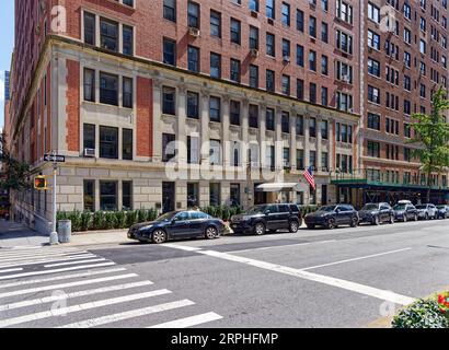 Upper East Side: Emery Roth ha progettato il 1175 Park Avenue in stile neo-rinascimentale. Il caratteristico edificio di appartamenti è stato costruito nel 1925. Foto Stock