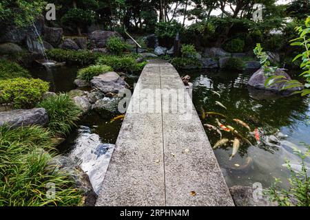 Nihon Teien Ryobo Momijitei - sebbene la struttura sia ufficialmente un cimitero di deliri, è di fatto aperta al pubblico con due diverse guardie giapponesi Foto Stock