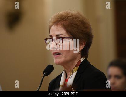 191115 -- WASHINGTON, 15 novembre 2019 -- l'ex ambasciatore degli Stati Uniti in Ucraina Marie Yovanovitch testimonia davanti al Comitato di Intelligence della camera degli Stati Uniti a Capitol Hill a Washington D.C., negli Stati Uniti, il 15 novembre 2019. Yovanovitch venerdì ha testimoniato al Comitato di Intelligence della camera in un'inchiesta di impeachment in corso sui rapporti del presidente Donald Trump con l'Ucraina. U.S.-WASHINGTON D.C.-TRUMP-IMPEACHMENT INDAGINE-AUDIZIONE LIUXJIE PUBLICATIONXNOTXINXCHN Foto Stock