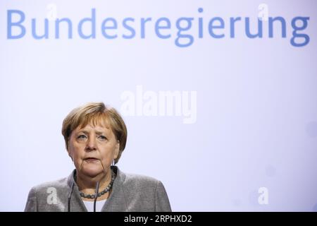 191119 -- PECHINO, 19 novembre 2019 -- il cancelliere tedesco Angela Merkel partecipa a una conferenza stampa dopo una riunione del gabinetto tedesco a Meseberg, in Germania, il 18 novembre 2019. XINHUA FOTO DEL GIORNO ShanxYuqi PUBLICATIONxNOTxINxCHN Foto Stock