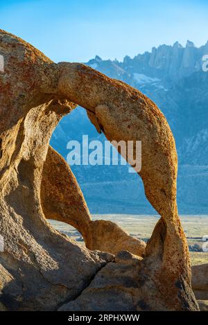 Il Double Arch nelle Alabama Hills Foto Stock