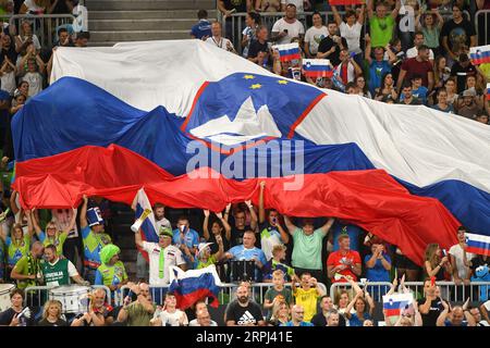 Tifosi sloveni nel Campionato del mondo di pallavolo 2022. Arena Stozice, Lubiana Foto Stock