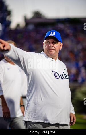 4 settembre 2023: L'allenatore dei Duke Blue Devils Mike Elko prima della partita dell'ACC Football contro i Clemson Tigers al Wallace Wade Stadium di Durham, NC. (Scott Kinser/CSM) Foto Stock