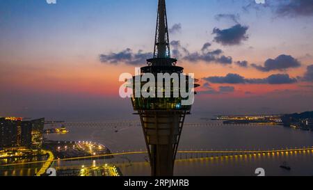 191215 -- MACAO, 15 dicembre 2019 Xinhua -- foto aerea scattata il 23 ottobre 2019 mostra la Torre di Macao a Macao, nel sud della Cina. Xinhua/Cheong Kam Ka Xinhua titoli: Macao, viaggio ventennale di sviluppo condiviso sulla terraferma PUBLICATIONxNOTxINxCHN Foto Stock