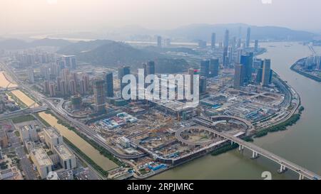 191215 -- MACAO, 15 dicembre 2019 Xinhua -- foto aerea scattata il 20 ottobre 2019 mostra il nuovo porto di Hengqin a Zhuhai, nella provincia del Guangdong della Cina meridionale. Xinhua/Cheong Kam Ka Xinhua titoli: Macao, viaggio ventennale di sviluppo condiviso sulla terraferma PUBLICATIONxNOTxINxCHN Foto Stock