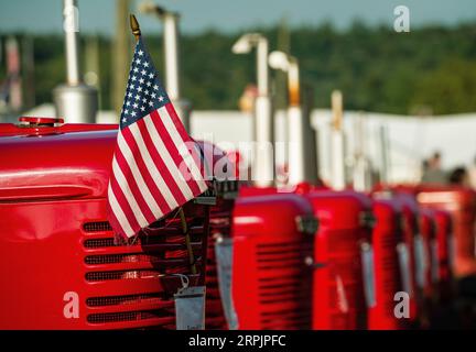 Fiera di Woodstock di American Flag & Farm Tractors   Woodstock, Connecticut, USA Foto Stock