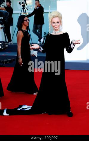 Patty Pravo bei der Premiere des Kinofilms "Priscilla" auf der Biennale di Venezia 2023 / 80. Internationale Filmfestspiele von Venedig im Palazzo del Cinema. Venedig, 04.09.2023 Foto Stock