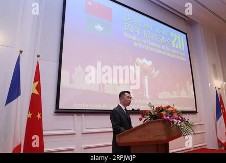 191221 -- PARIGI, 21 dicembre 2019 Xinhua -- l'ambasciatore cinese in Francia Lu Shaye si rivolge a un ricevimento che celebra il ventesimo anniversario del ritorno di Macao nella madrepatria a Parigi, in Francia, 16 dicembre 2019. Xinhua/Gao Jing AMBASCIATA CINESE E CONSOLATO D'OLTREMARE - RITORNO DI MACAO - CELEBRAZIONE del 20° ANNIVERSARIO PUBLICATIONxNOTxINxCHN Foto Stock