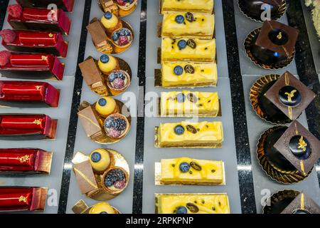 Torte e pasticcini display, Cafe Central, Vienna, Austria Foto Stock