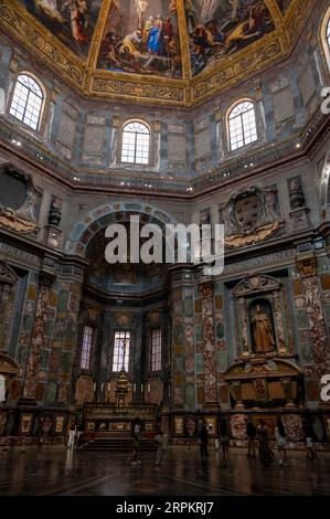 L'interno della Cappella dei principi è collegato alla potente e ricca famiglia Medici di Firenze, adiacente alla Basilica di San Lorenzo Foto Stock
