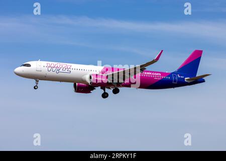 Wizz Air Malta Airbus A321-271NX (REG: 9H-WAY), una delle recenti aggiunte a Wizz Air. Foto Stock